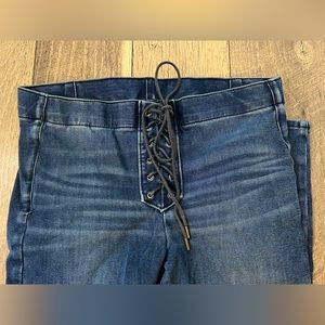 (8) AEO lace up super stretch jegging